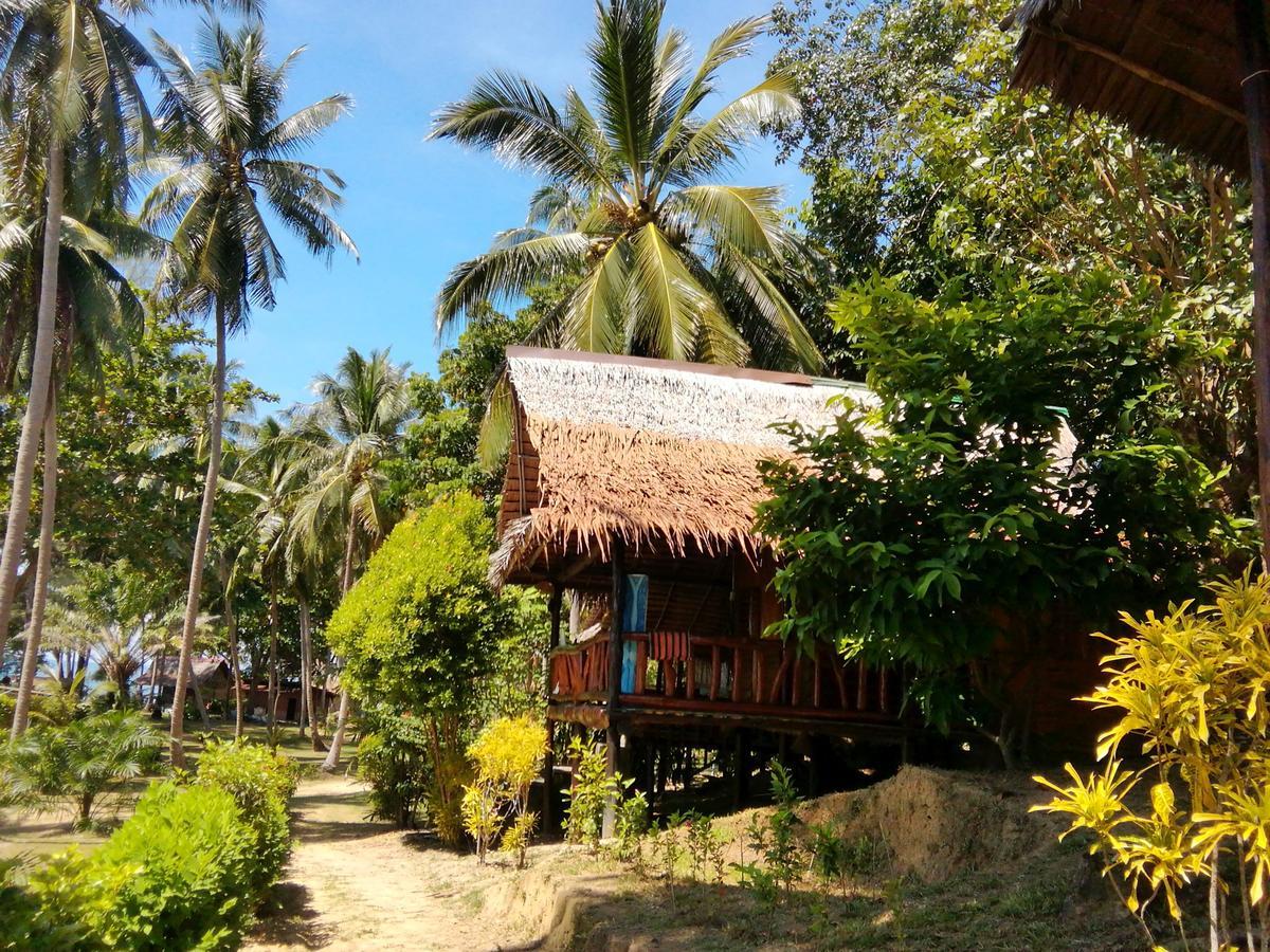 Kohjum Freedom Resort Koh Jum Exterior foto