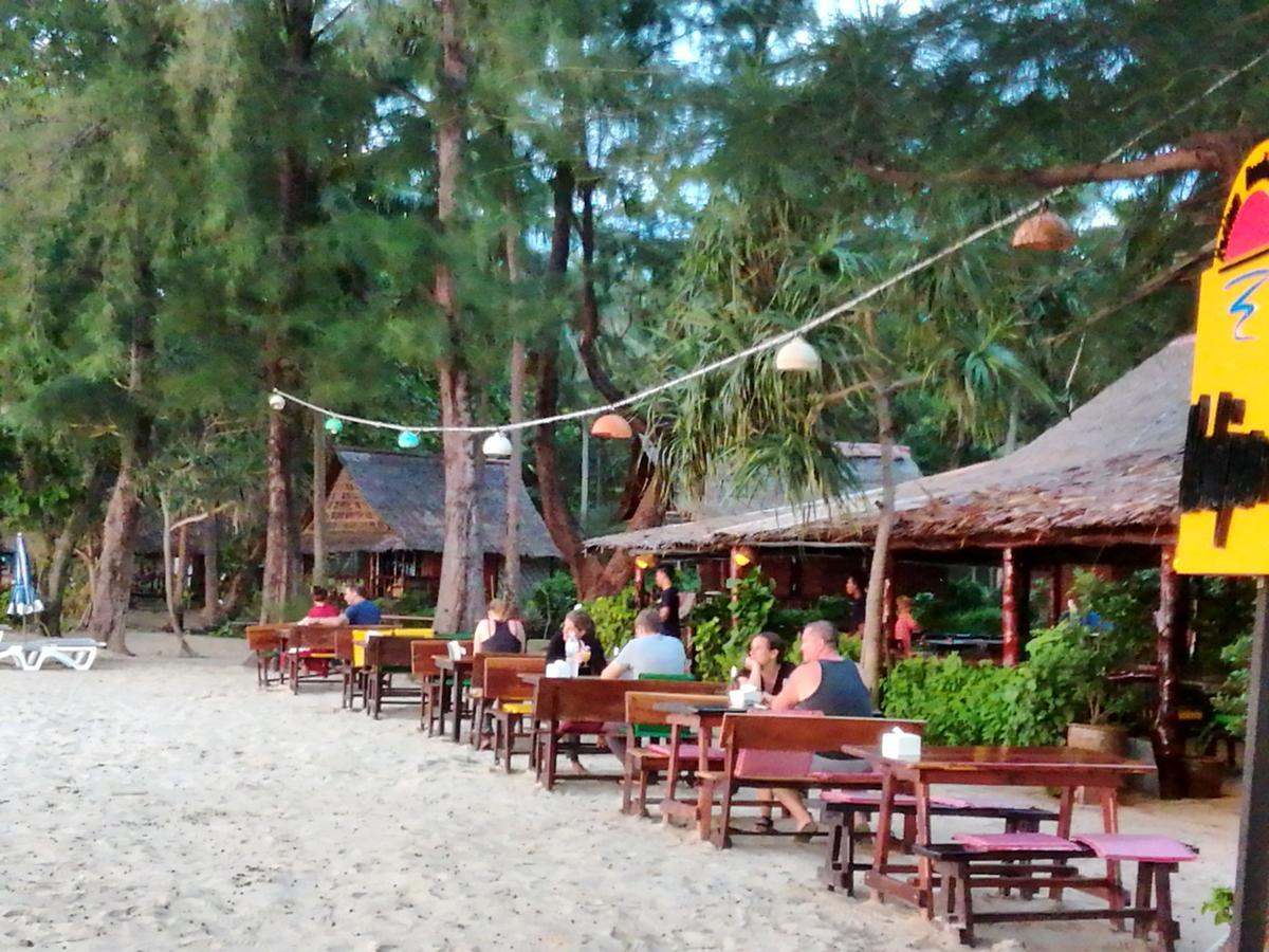 Kohjum Freedom Resort Koh Jum Exterior foto