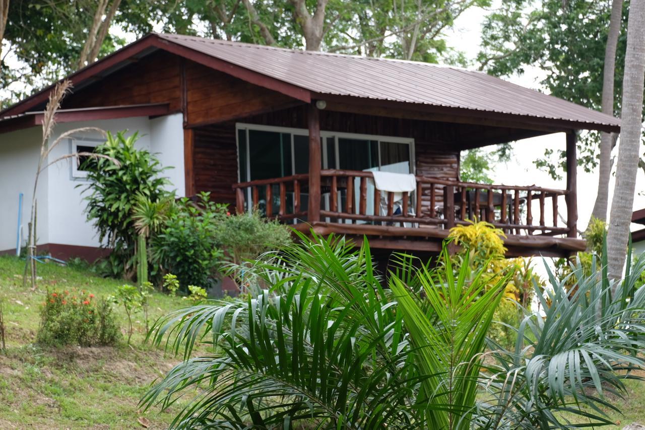 Kohjum Freedom Resort Koh Jum Exterior foto